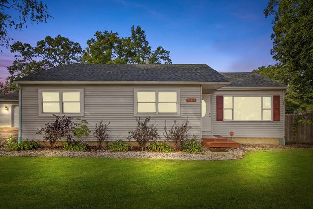 33448 N Greentree Road, Grayslake, IL 60030