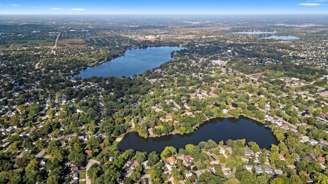 33448 N Greentree Road, Grayslake, IL 60030