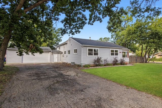 33448 N Greentree Road, Grayslake, IL 60030