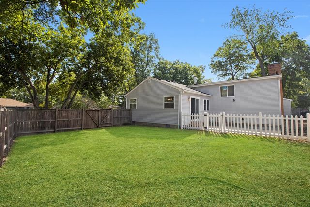 33448 N Greentree Road, Grayslake, IL 60030