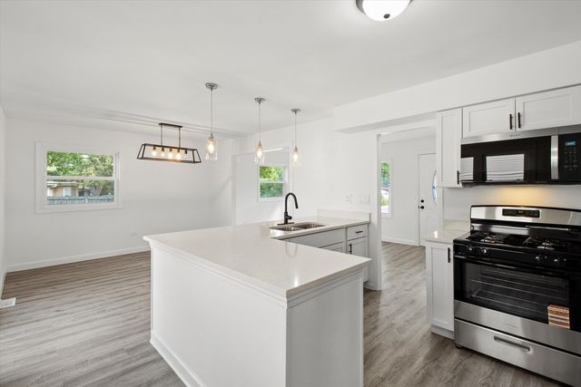 33448 N Greentree Road, Grayslake, IL 60030