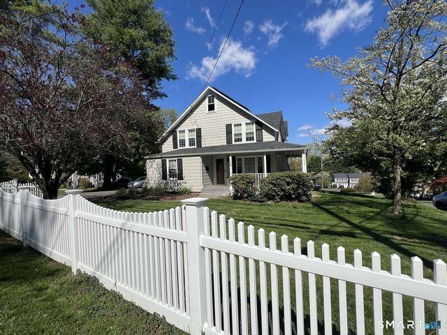 268 Ridgewood Road, West Hartford, CT 06107