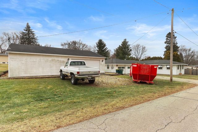 W1375 Glenwood ROAD, Lake Geneva, WI 53147