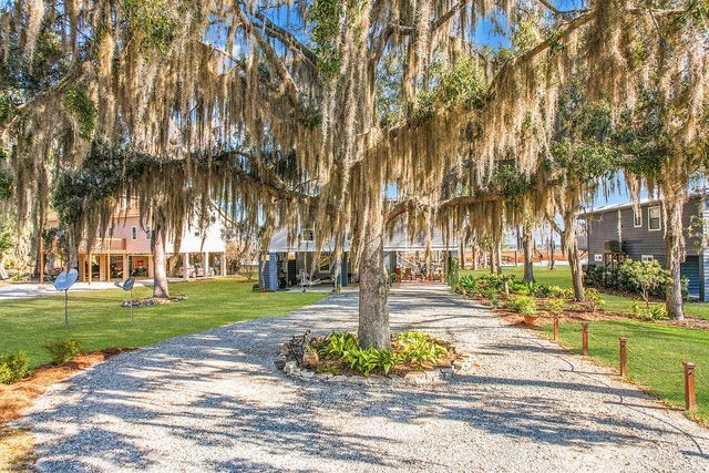 1107 River Plantation Place NE, Townsend, GA 31331