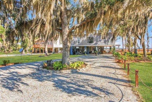 1107 River Plantation Place NE, Townsend, GA 31331