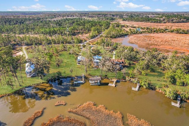 1107 River Plantation Place NE, Townsend, GA 31331