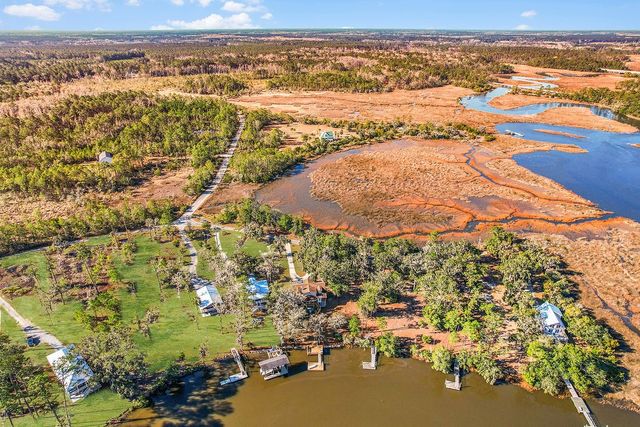 1107 River Plantation Place NE, Townsend, GA 31331