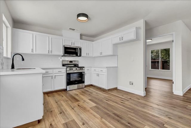 1640 4th Street, Clovis, CA 93611