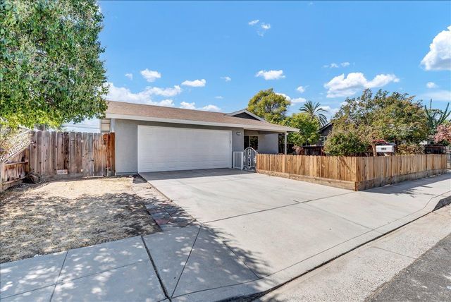 1640 4th Street, Clovis, CA 93611