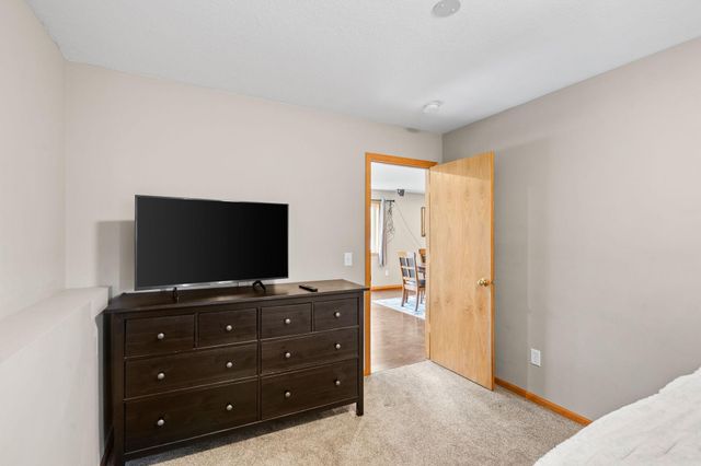 10055 Somerset Lane, Monticello, MN 55362