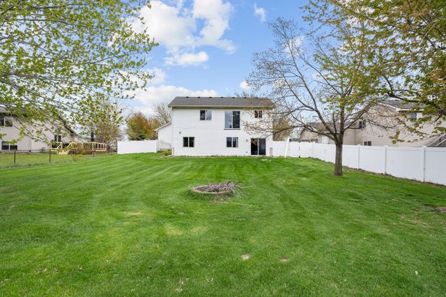 10055 Somerset Lane, Monticello, MN 55362