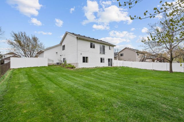 10055 Somerset Lane, Monticello, MN 55362