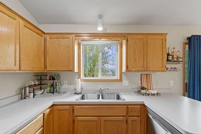 10055 Somerset Lane, Monticello, MN 55362