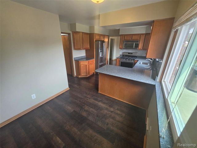 17312 Midway Avenue, Allen Park, MI 48101