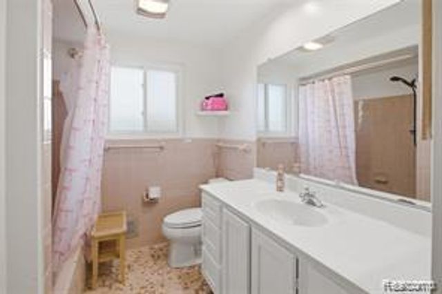 17312 Midway Avenue, Allen Park, MI 48101