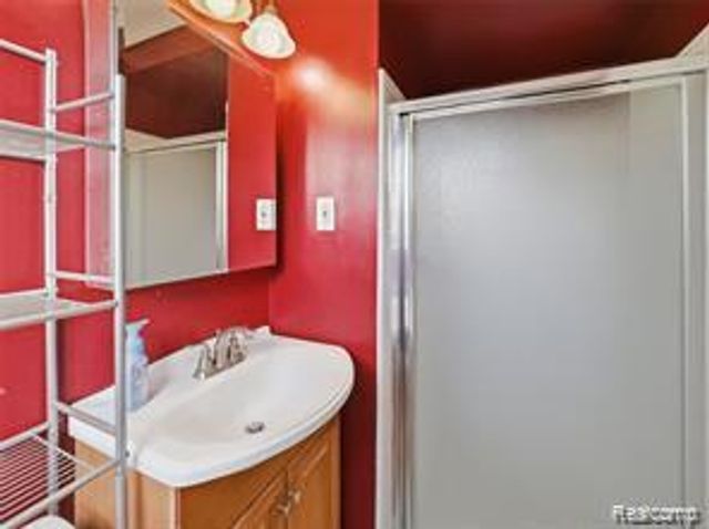 17312 Midway Avenue, Allen Park, MI 48101