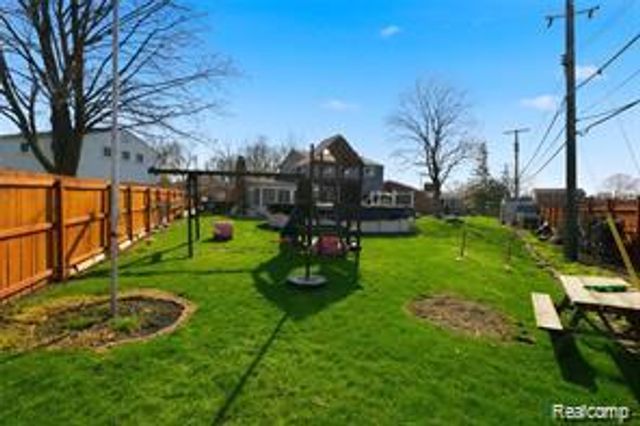 17312 Midway Avenue, Allen Park, MI 48101