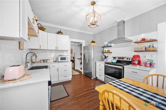 1009 E Leon Street, Gatesville, TX 76528