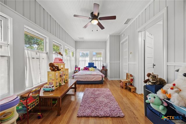 1009 E Leon Street, Gatesville, TX 76528