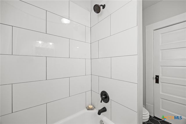 1009 E Leon Street, Gatesville, TX 76528