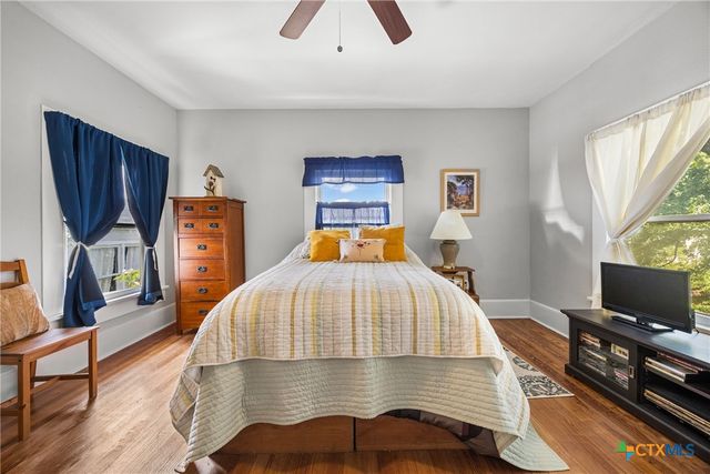 1009 E Leon Street, Gatesville, TX 76528