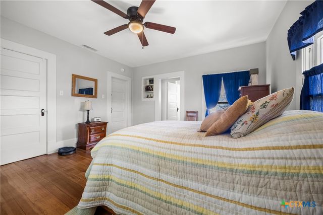 1009 E Leon Street, Gatesville, TX 76528