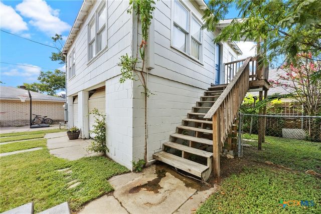 1009 E Leon Street, Gatesville, TX 76528