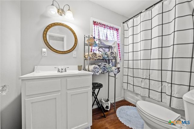 1009 E Leon Street, Gatesville, TX 76528