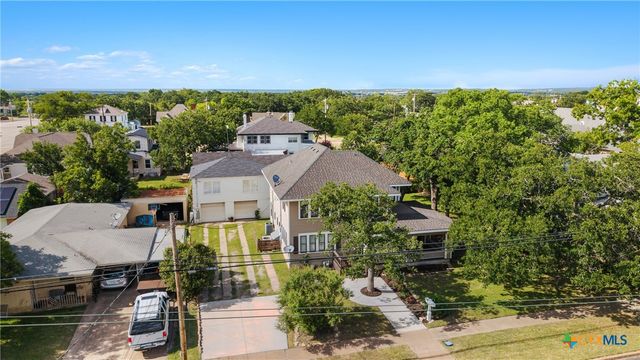 1009 E Leon Street, Gatesville, TX 76528