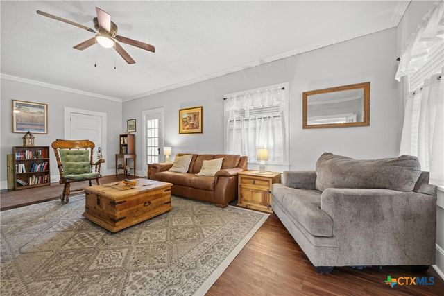 1009 E Leon Street, Gatesville, TX 76528