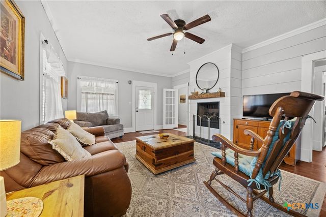 1009 E Leon Street, Gatesville, TX 76528