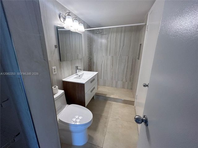 6324 La Costa Drive B, Boca Raton, FL 33433