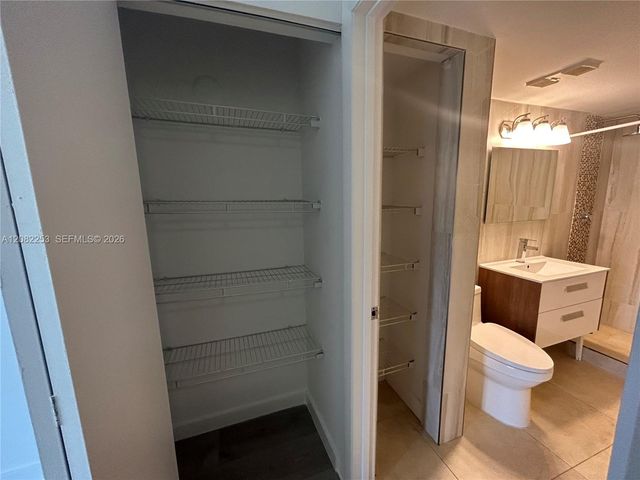 6324 La Costa Drive B, Boca Raton, FL 33433
