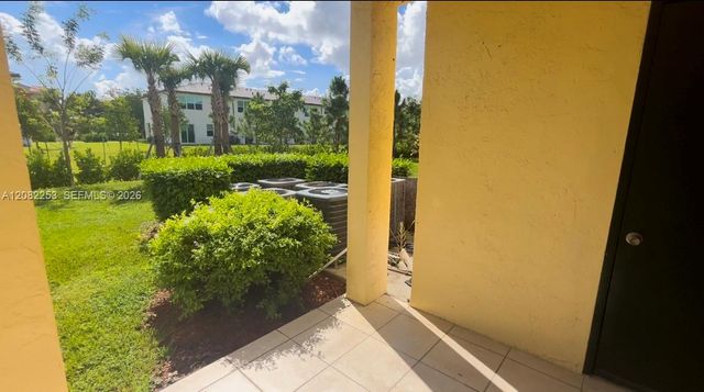 6324 La Costa Drive B, Boca Raton, FL 33433