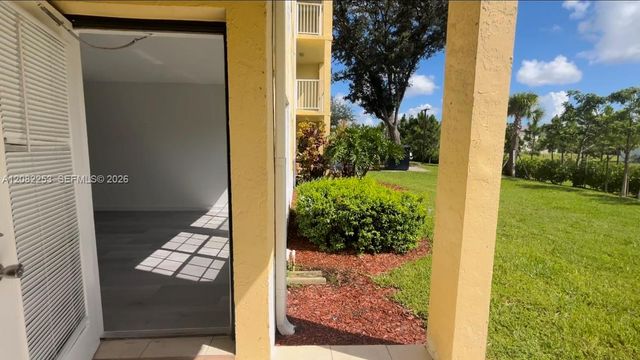 6324 La Costa Drive B, Boca Raton, FL 33433