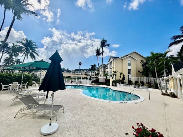 6324 La Costa Drive B, Boca Raton, FL 33433