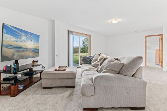 1016 W Ridge Court, New Richmond, WI 54017