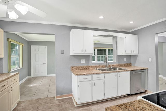 1013 SW 15th Street, Boynton Beach, FL 33426