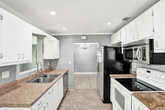 1013 SW 15th Street, Boynton Beach, FL 33426