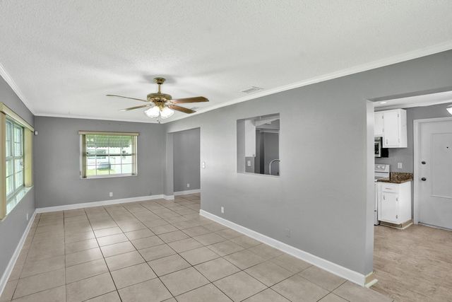 1013 SW 15th Street, Boynton Beach, FL 33426
