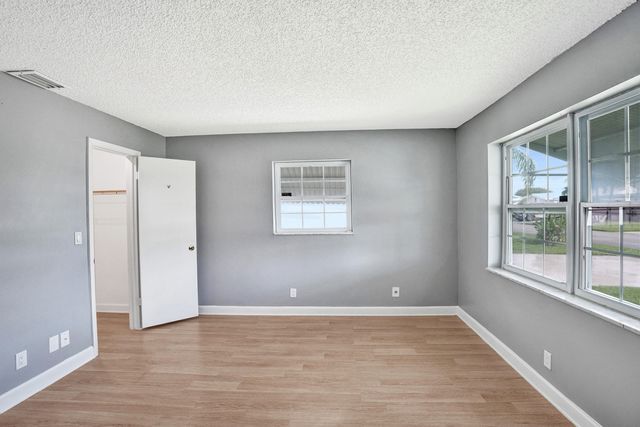 1013 SW 15th Street, Boynton Beach, FL 33426