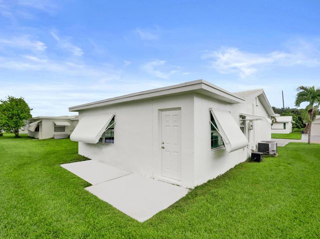 1013 SW 15th Street, Boynton Beach, FL 33426