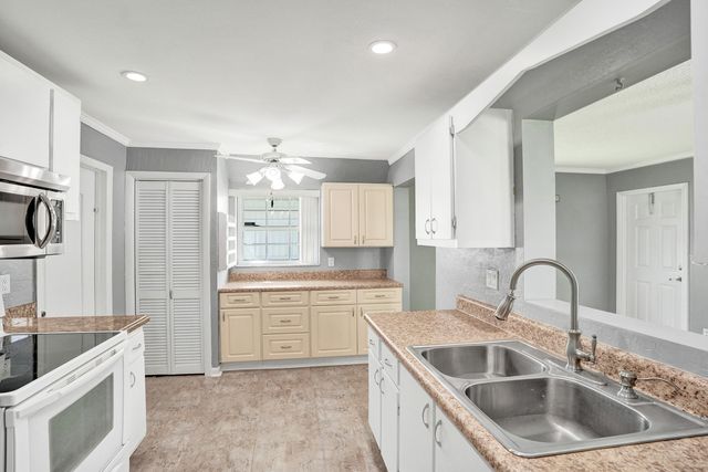 1013 SW 15th Street, Boynton Beach, FL 33426