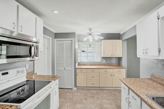 1013 SW 15th Street, Boynton Beach, FL 33426