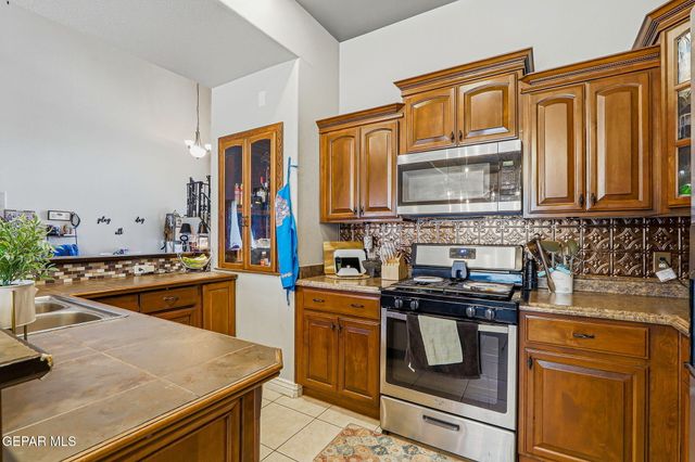 11620 SAINT THOMAS Way, El Paso, TX 79936