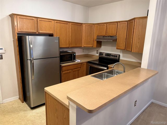 41290 Maplewood Drive, Canton Charter Township, MI 48187