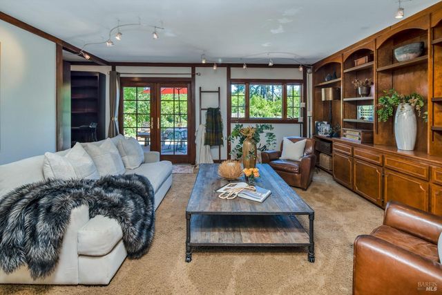 4038 E 3rd Ave, Napa, CA 94558