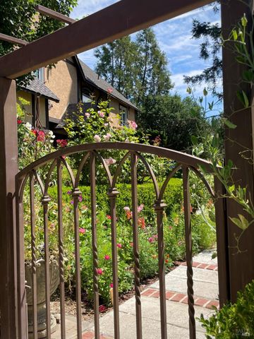 4038 E 3rd Ave, Napa, CA 94558