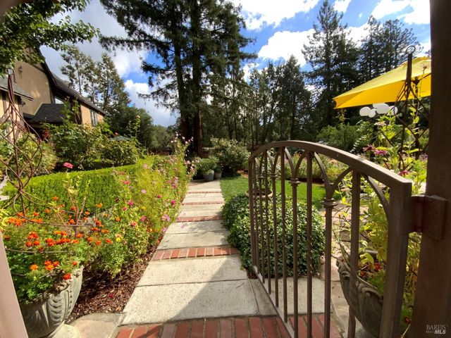 4038 E 3rd Ave, Napa, CA 94558