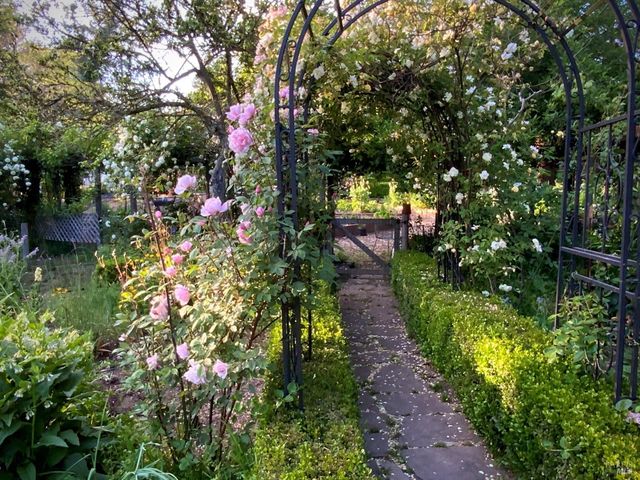 4038 E 3rd Ave, Napa, CA 94558